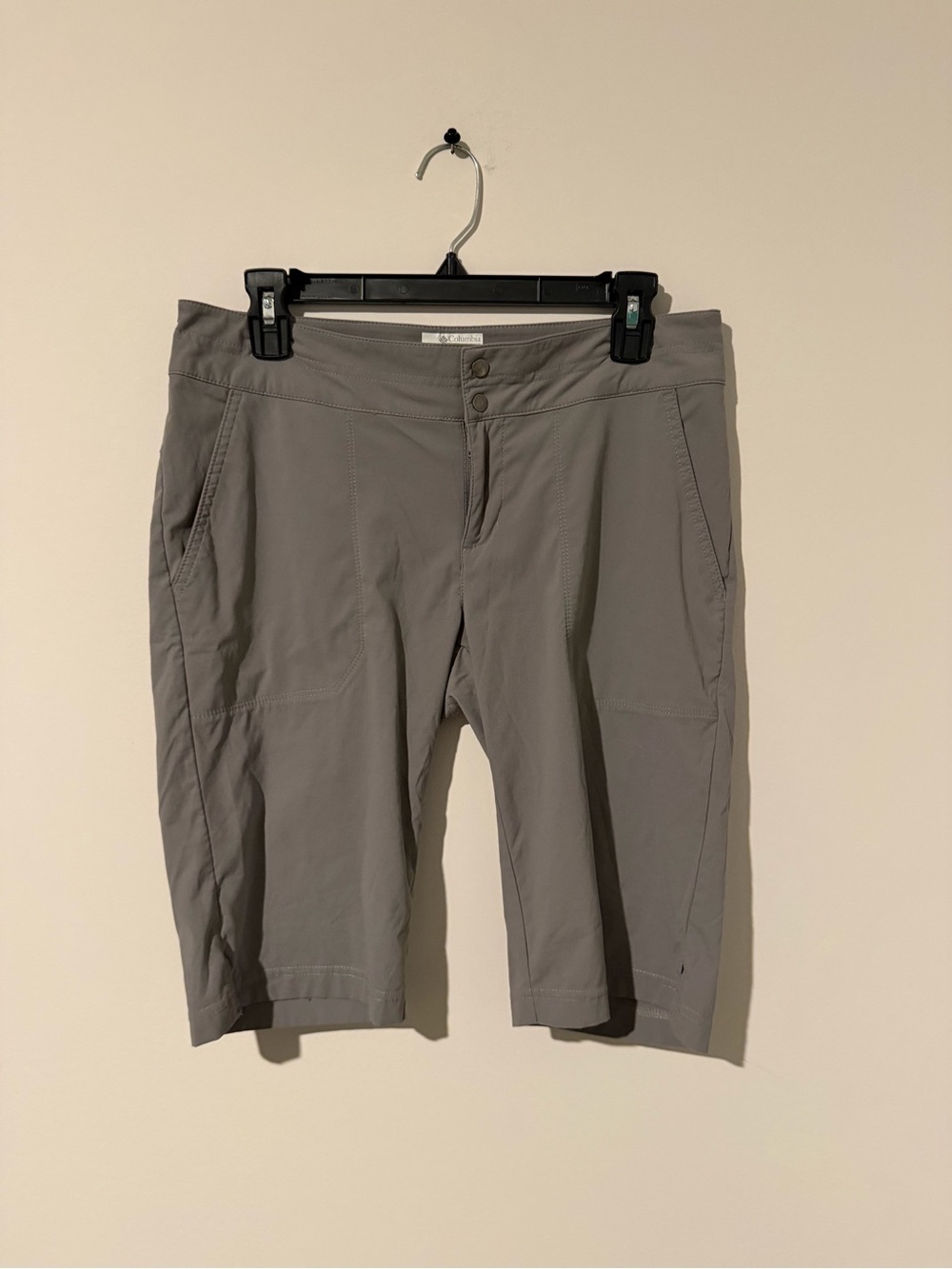 Columbia Omni-Shield Water-Resistant Women’s Gray Nylon Canvas Chino‎ Shorts